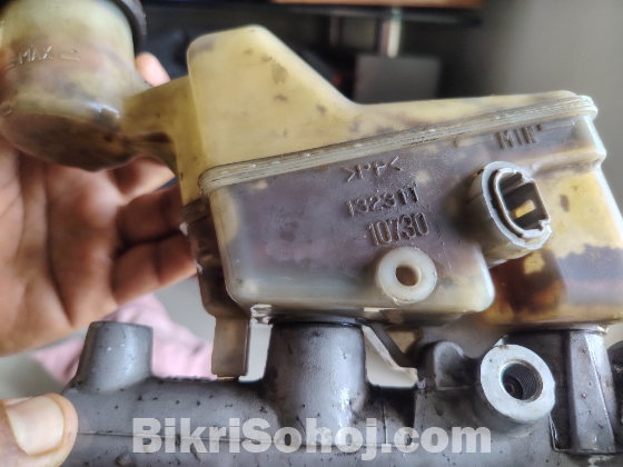 Recondition break master cylinder of X corolla 2005 model
